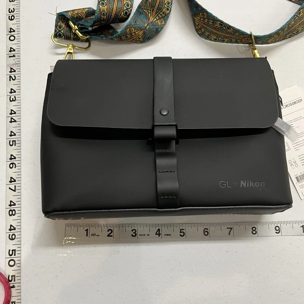 Gaston Luga  Nikon Crossbody Camera Case Bag Black Adjustable Strap Strap Travel